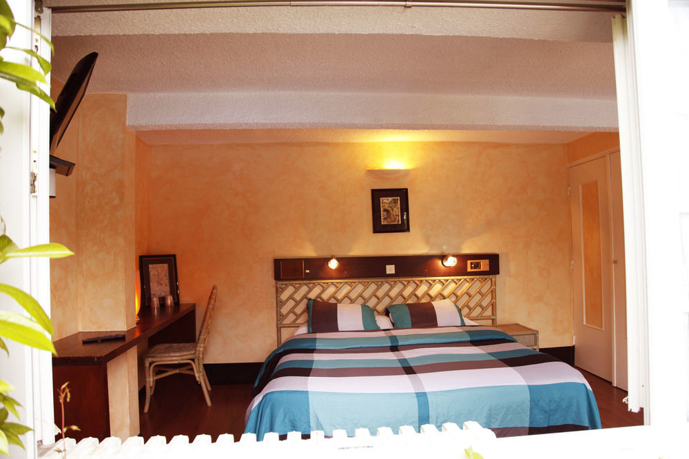 Hotel Acostel โม ภายนอก รูปภาพ