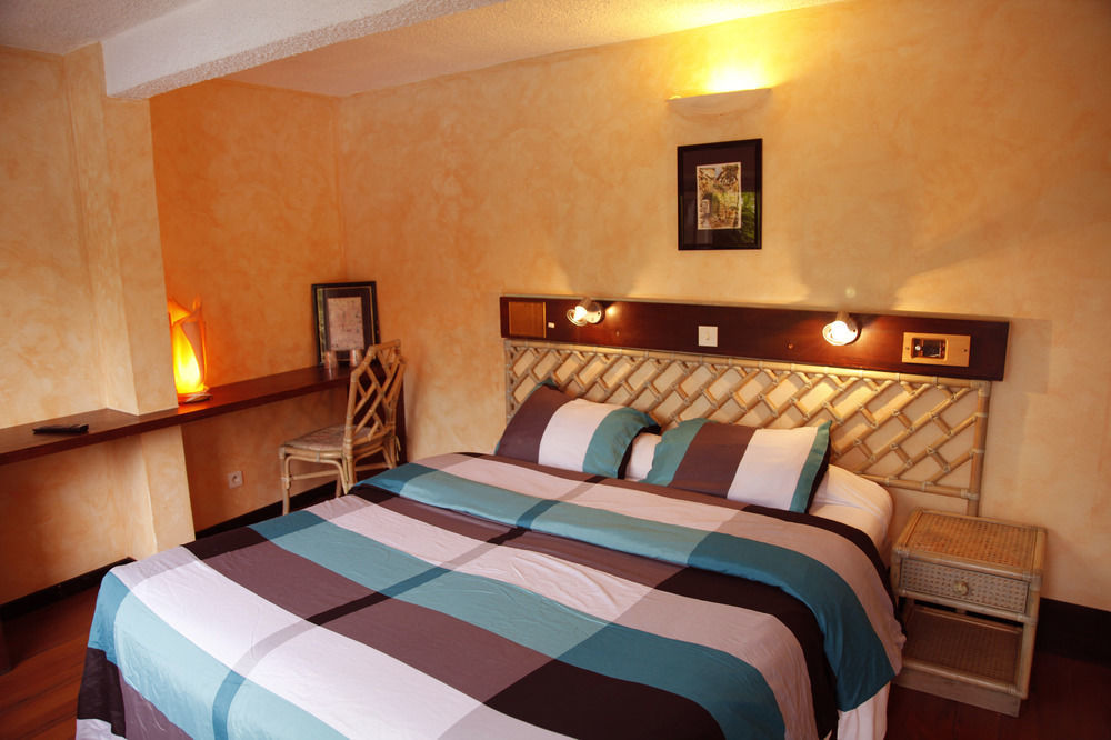 Hotel Acostel โม ภายนอก รูปภาพ